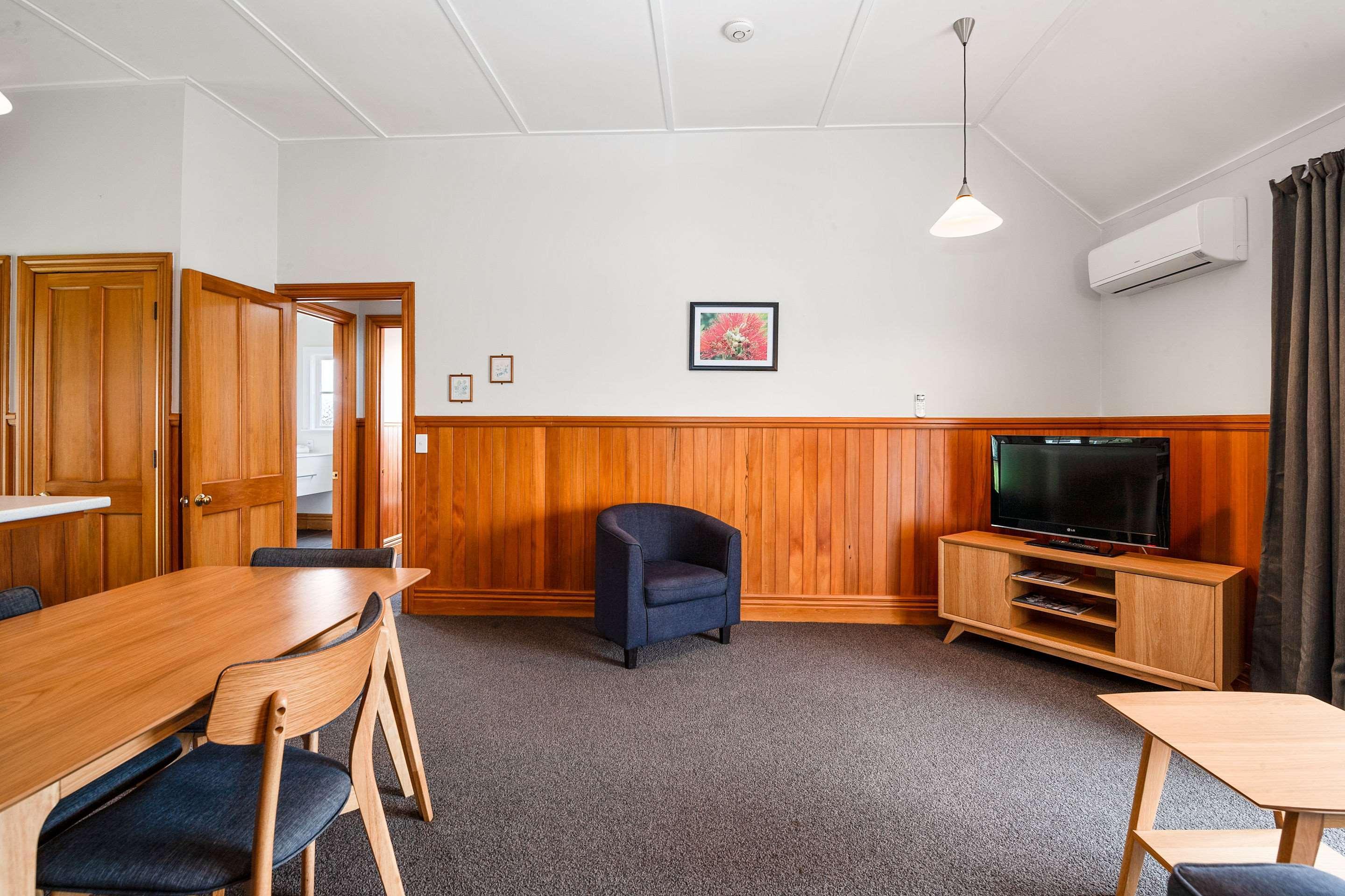 Huka Falls Resort Τούπο Εξωτερικό φωτογραφία A common room at the University of Otago