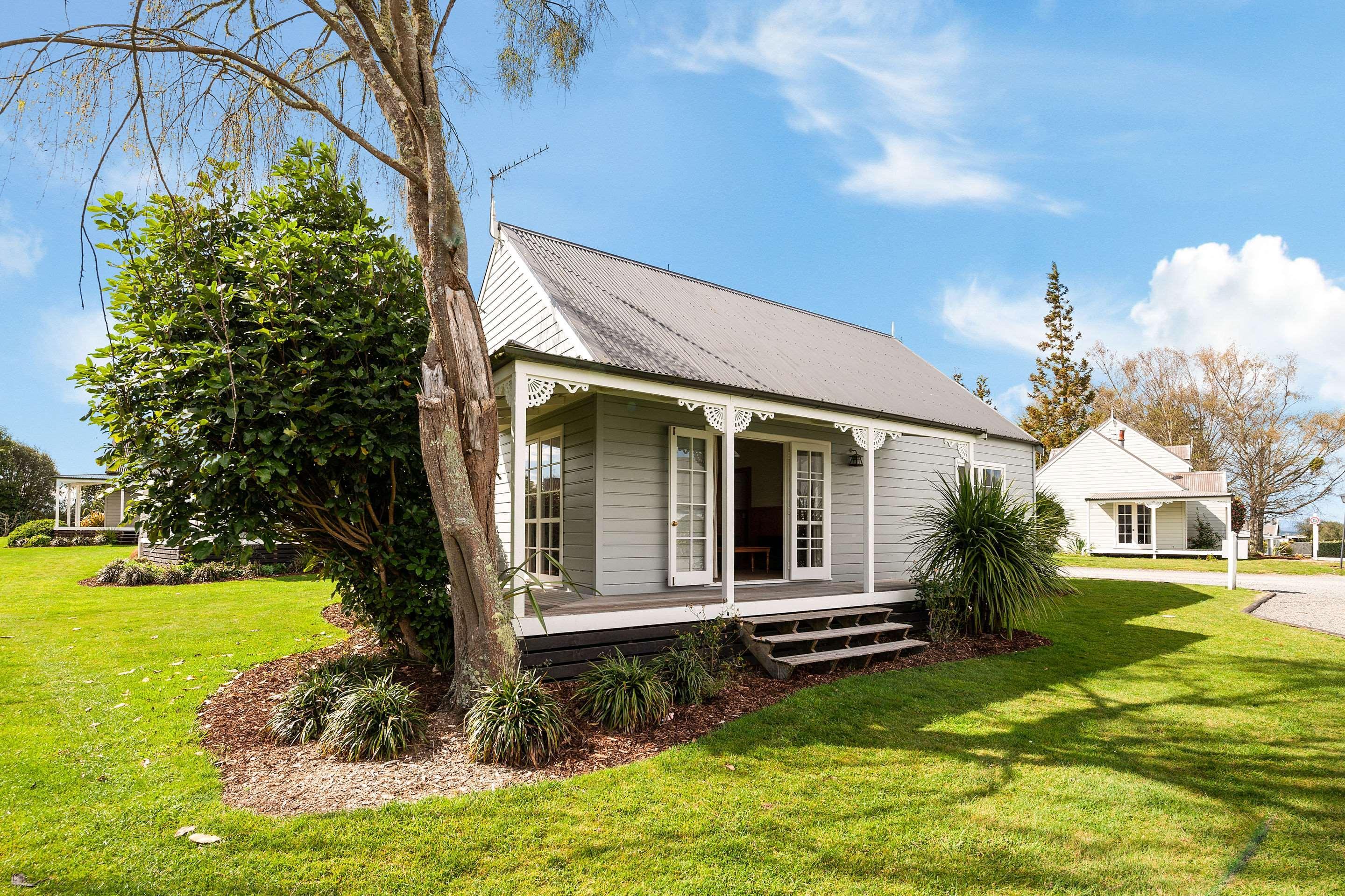 Huka Falls Resort Τούπο Εξωτερικό φωτογραφία The first house in Ashburton, built in 1858