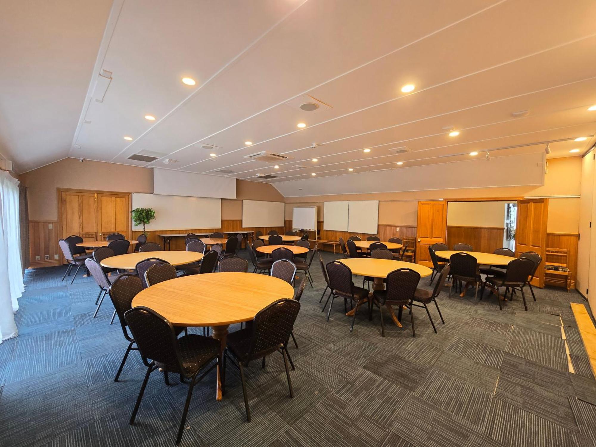 Huka Falls Resort Τούπο Εξωτερικό φωτογραφία The meeting room at the National Institute of Water and Atmospheric Research